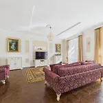 Apartment Old Town Traditional