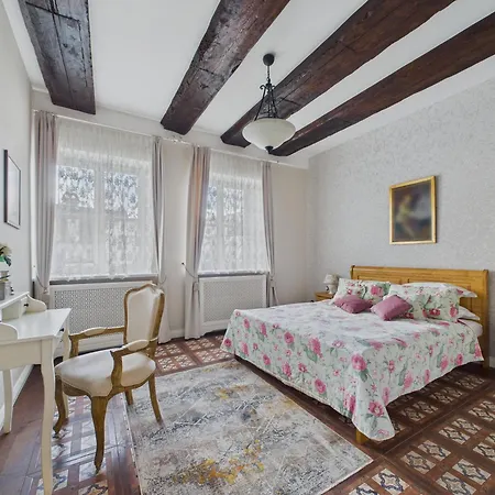 Old Town Traditional Apartamento